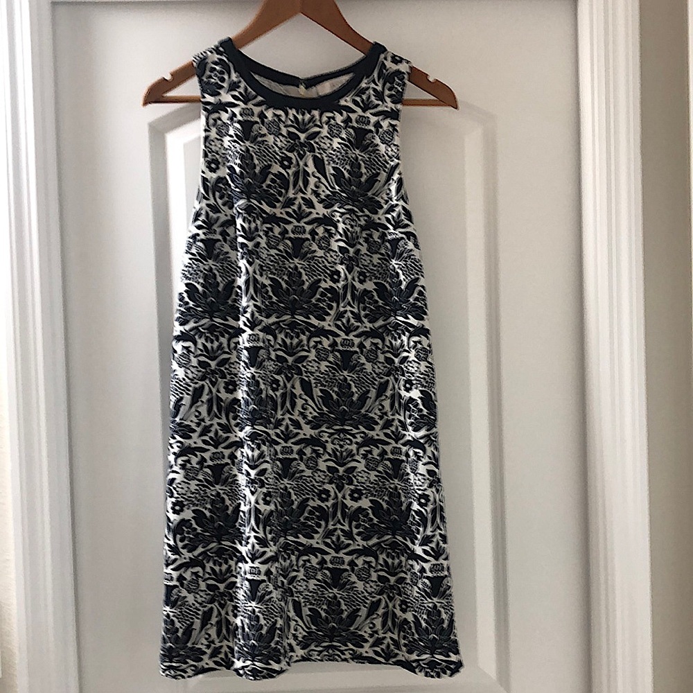 Ann Taylor LOFT dress, size small. Navy and white pattern. Great condition.